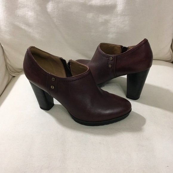 Clarks Shoes - Clarks Lida Palmer Artisan Leather Heeled Clog